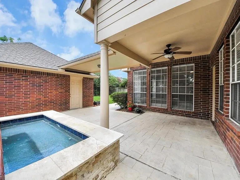 1003 Clarenda Falls Dr — Photo 4