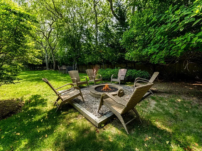 229 W Lake Dr — Photo 22