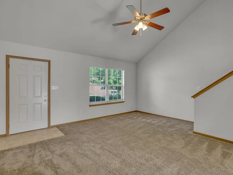 601 Glenstone Dr — Photo 8