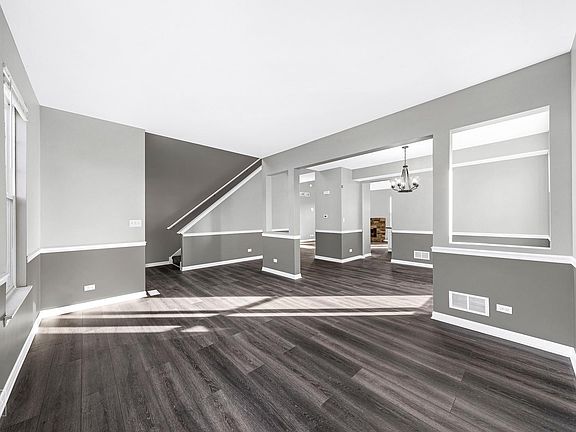 3rd image of 672 Stewart Ave