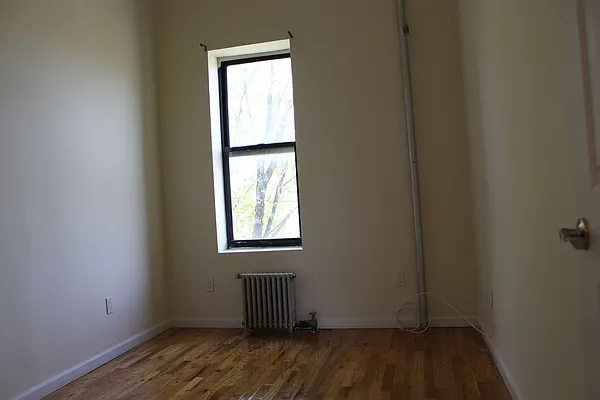 Rented by Premier Metro Realty Corp | media 13