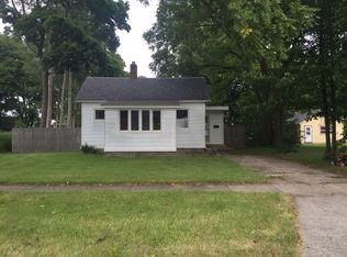 121 W Maple St, Fremont, MI 49412