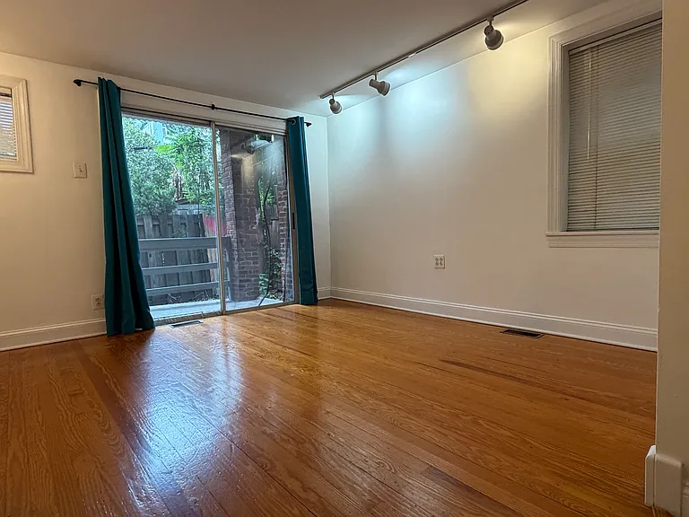 128 Pemberton St — Photo 5