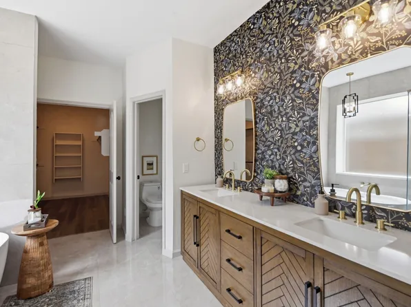 5953 Hillview Dr, Watauga, TX 76148