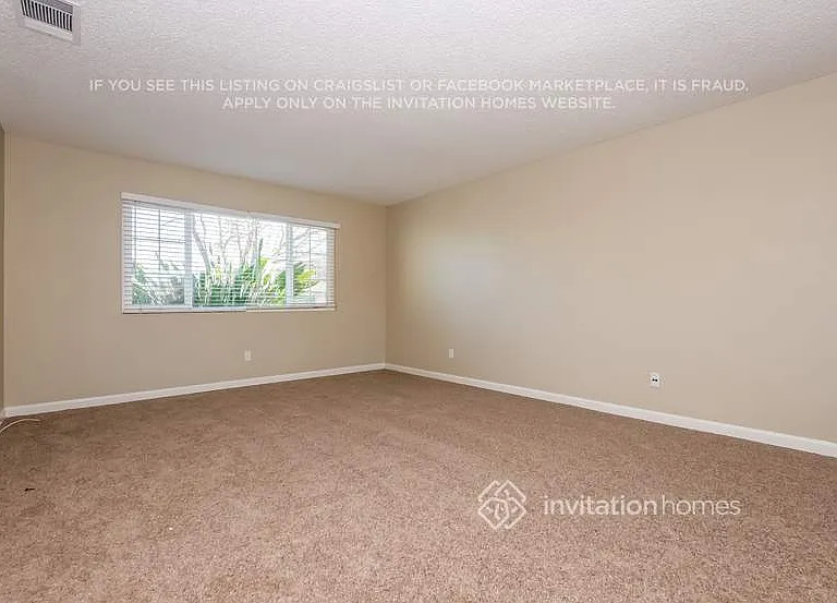 560 E Wigeon Way — Photo 8