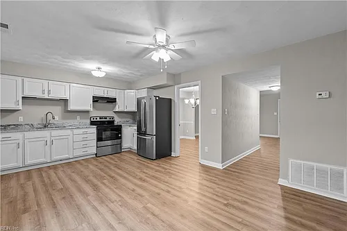 811 S Grosvenor Ct Photo 1
