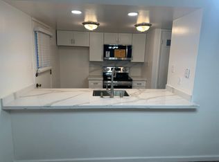 5457 Roundtree Pl APT B, Concord, CA 94521