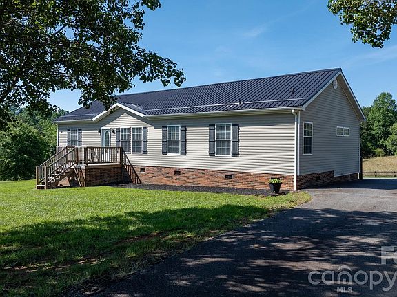 3rd image of 3015 Farm Pond Lane