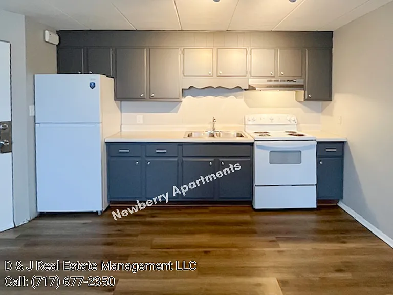 283 Park St #102 — Photo 2
