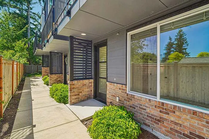 3 bed, 3.5 bath, 1618 sqft, $3,200 — Photo 1