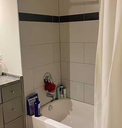 2nd image of 1807 W Argyle St APT 404