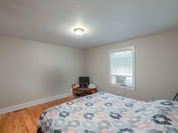 lexington-kentucky-2093667214 picture