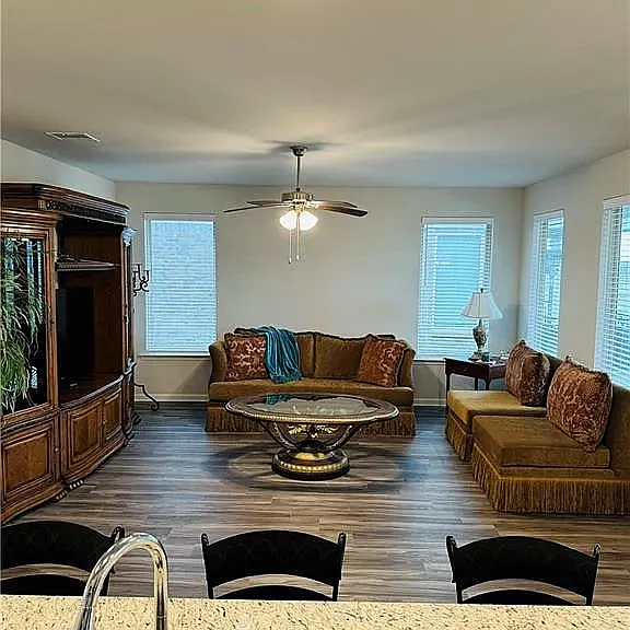 112 Oak Landing Ln — Photo 14
