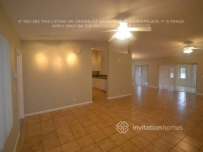 4933 NW 96th Ter — Photo 10