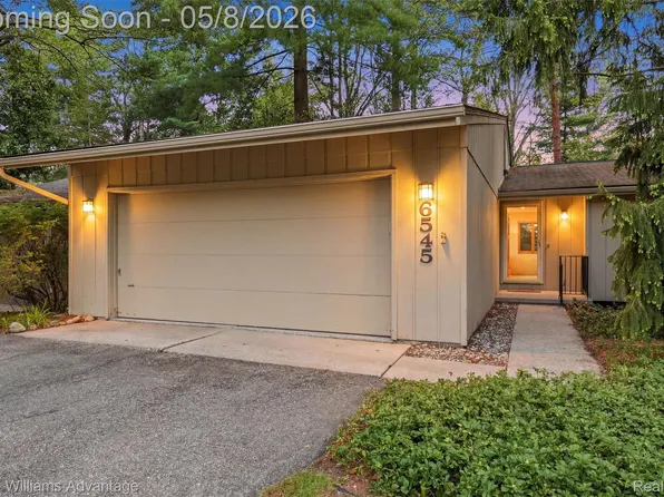 6545 Red Cedar Ln, West Bloomfield, MI 48324