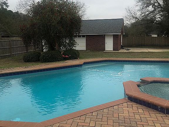 4th image of 1039 Chandler Oaks Dr