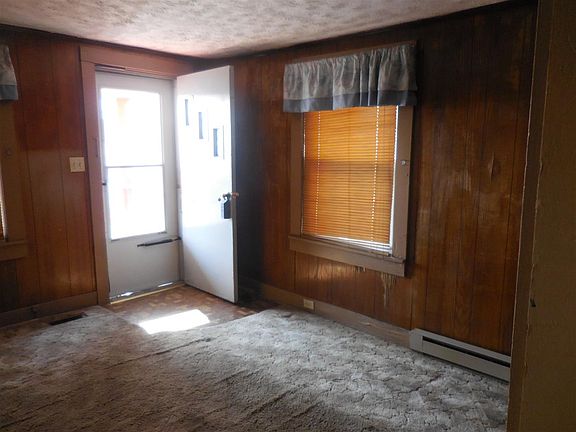4th image of 307 E Louise Ave