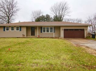 13597 Walnut St, Manito, IL 61546