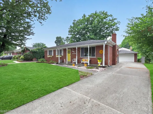 9233 Houghton St, Livonia, MI 48150