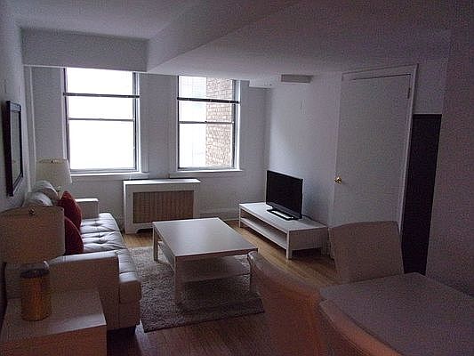 5th image of 150 E 39th St APT 1704