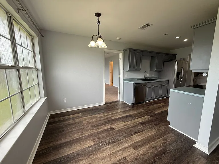 2111 Coral Creek Dr — Photo 5