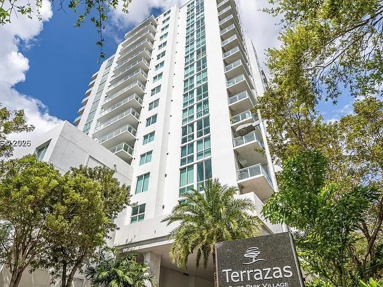 1861 NW South River Dr #2503 — Photo 2