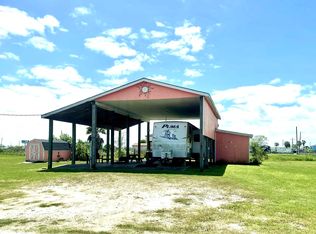 1139 Diamond Rd, Crystal Beach, TX 77650