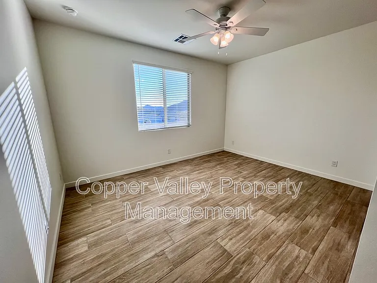 812 E Irvine Rd — Photo 13