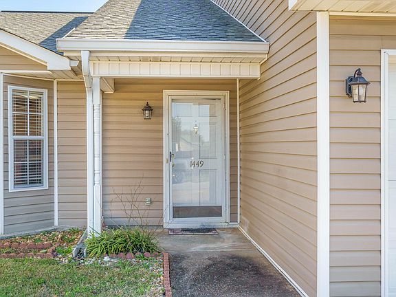 3rd image of 1449 Southern Gardens Dr