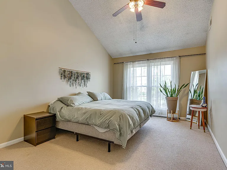 273 S Pickett St #401 — Photo 14