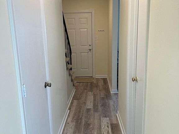 3rd image of 2123 Kimball Cir