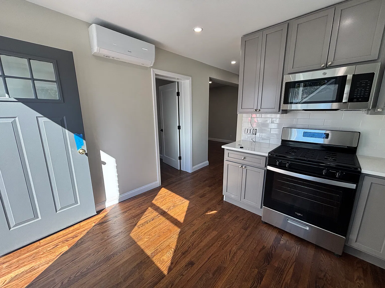 2 bed, 800 sqft, $2,600 — Photo 4