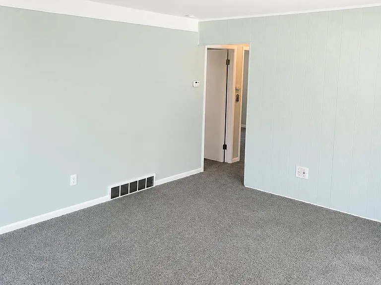 24335 Cottage Ln — Photo 3