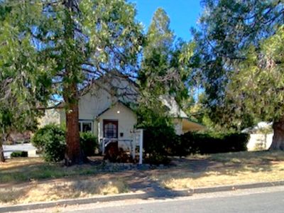 602 NW Clarke St, Grants Pass, OR, 97526