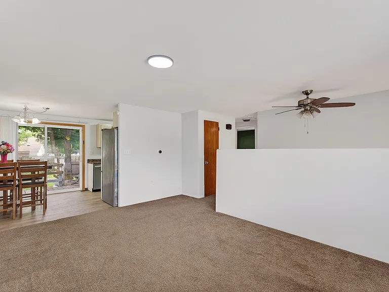 471 Easy St — Photo 3