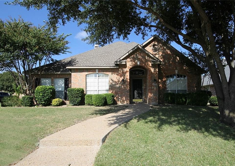 1st image of 2941 Moody Dr