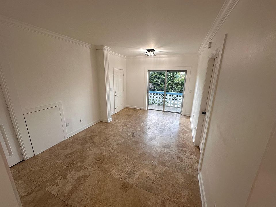 LIVING ROOM WITH BALCONY