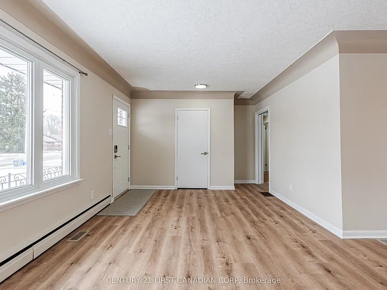 177 Myrtle St #UPPER — Photo 10