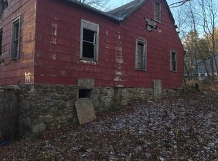 15 Spruce St, Mount Pocono, PA 18344