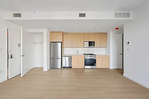 645 Park Pl #4J Photo 1
