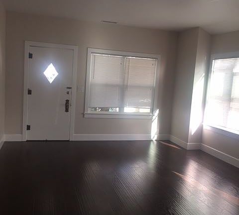 4th image of 4574 1/2 Park Blvd
