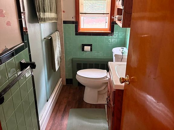 2nd image of 38 Bonavesta St