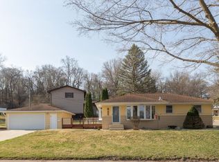 932 24th St NW, Rochester, MN 55901