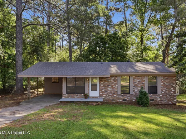 815 Mamie Dr, Mendenhall, MS 39114