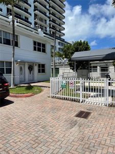 7801 Hispanola Ave APT 6, North Bay Village, FL, 33141