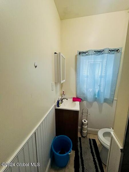 5th image of 348 Duane Avenue