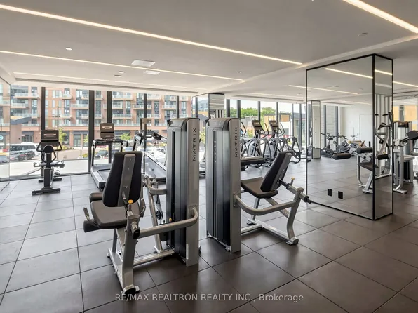 220 Missinnihe Way #817, Mississauga, ON L5H 0A9