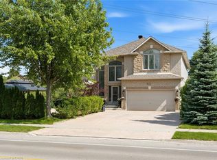 575 Stonehenge Dr, Hamilton, ON L9K 1T4