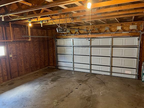 4th image of 2830 W Glenpark Dr