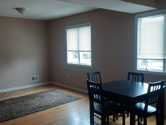 3rd image of 265 Mason Ave